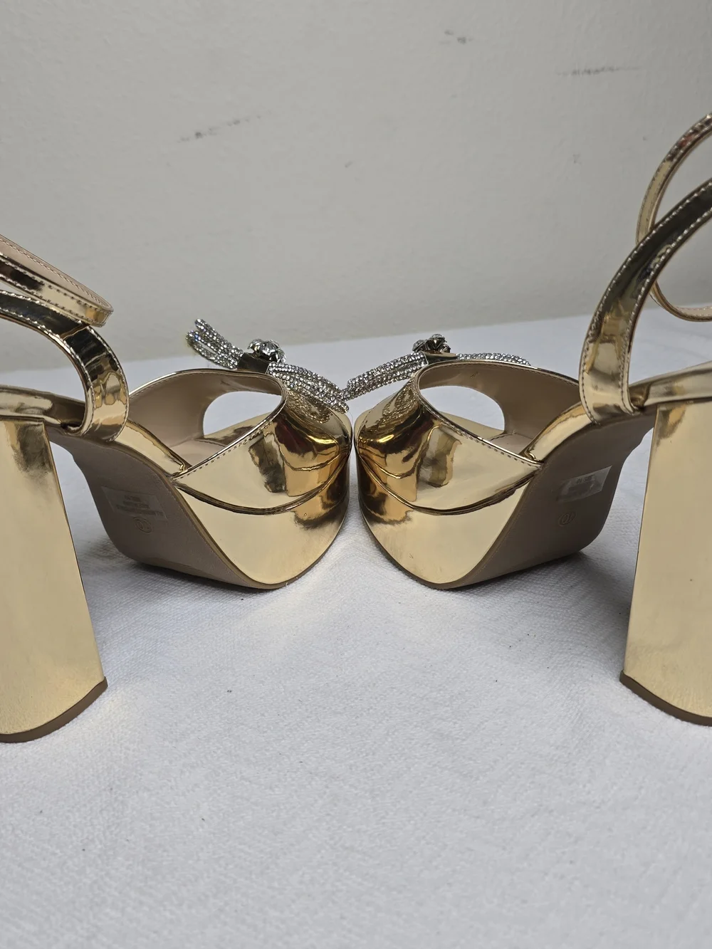 Wild Diva Lounge MIA-86 Gold Platform Block Heel Sandals with Rhinestone Bow